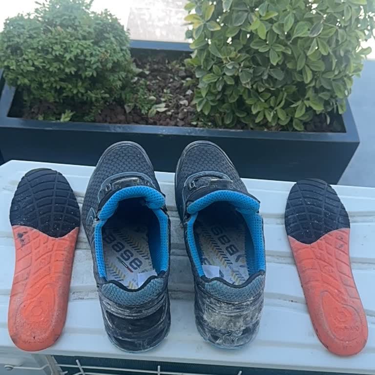 Base B1005B K-TREK Model İş Ayakkabısında Koku Ve Nem Problemi Değişim Talebi