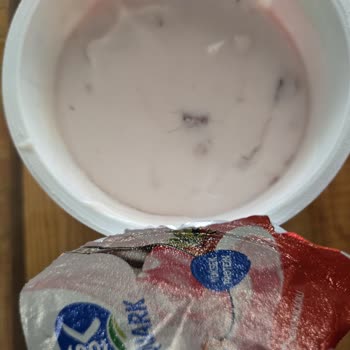 Edirne Migros Esas Şubesinde Sek Quark Çilekli Yoğurtta Böcek