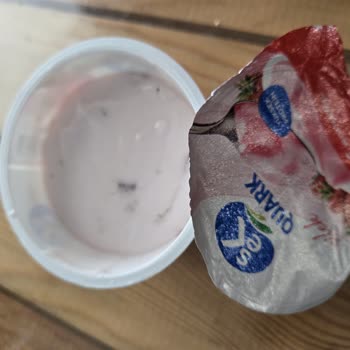 Edirne Migros Esas Şubesinde Sek Quark Çilekli Yoğurtta Böcek