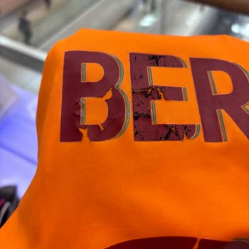GS Store'dan Alınan Formanın Baskılarının Çözülmesi Ve Müşteri Hizmetlerine Ulaşılamaması