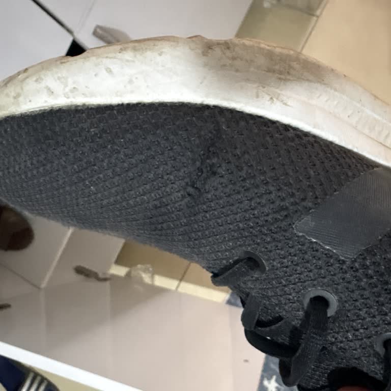 Deforme Olan Adidas Ayakkabıda Kullanıcı Hatası Reddi ve İade Talebi