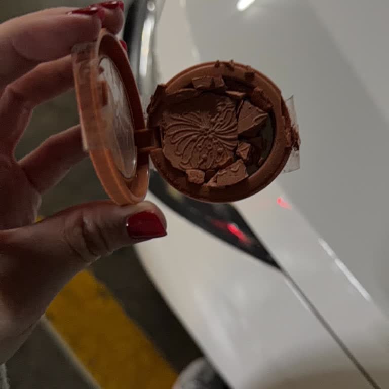 Kırık Allık İadesi İçin Mağaza Müdürünün Yardım Etmemesi