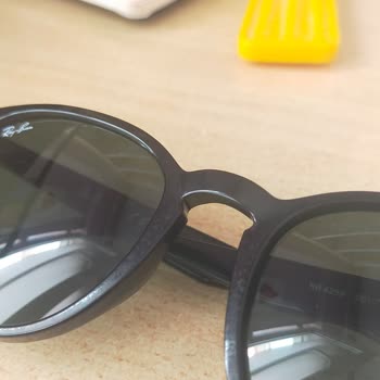 Rayban Gözlüğüm 2 Kez Kullanıldıktan Sonra Çerçeve Soyulması Ve Mağaza Reddi