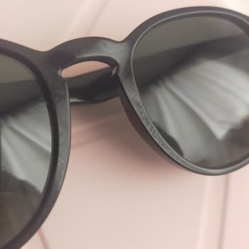 Rayban Gözlüğüm 2 Kez Kullanıldıktan Sonra Çerçeve Soyulması Ve Mağaza Reddi