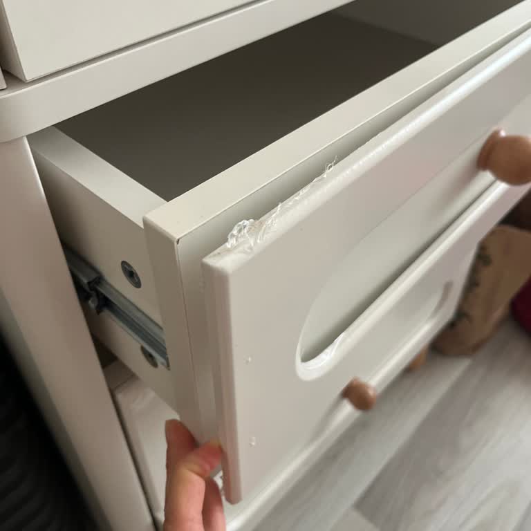 Teslim Edilen Mobilyalarda Hasar Ve Eksik Parçalar İçin Acil Çözüm Talebi
