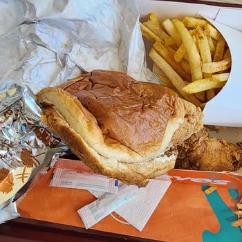 Popeyes’te Görseliyle Uyuşmayan Ve Özensiz Menü
