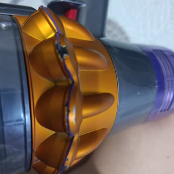 Dyson V15 Submarine Garanti Kapsamındaki Kırılan Parça İçin 4.400 TL Ücret Talebi