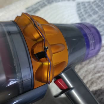 Dyson V15 Submarine Garanti Kapsamındaki Kırılan Parça İçin 4.400 TL Ücret Talebi