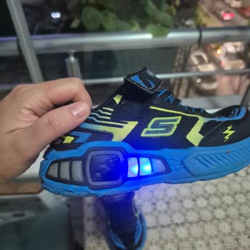 Skechers Çocuk Ayakkabısında 3 Hafta Sonra Dikiş Ve Işık Arızası, Mağaza Değişim Ve İade Reddetti