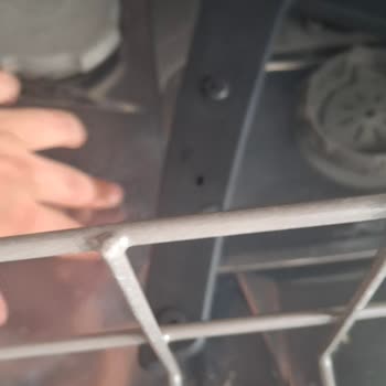 İlgisiz Servis Nedeniyle Yapay Zeka Destekli Bulaşık Makinesi Değişimi Talebi