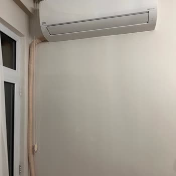 Klimanın Tahliye Borusu Yanlış Yönlendirildi Ve Elektrik Kablosu Standart Dışı