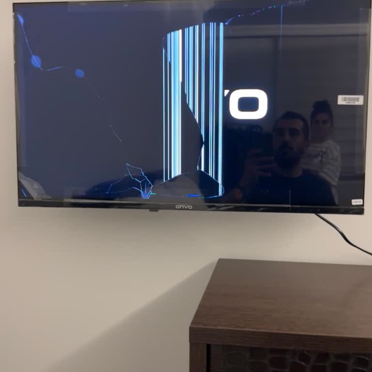 Kırık Ekranlı TV Teslimi İçin Media Markt’tan Sorumluluk Ve Değişim Talebi