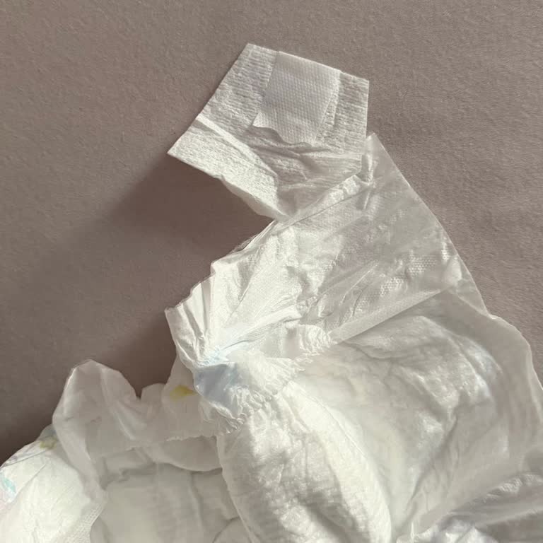 Molfix 5 Numaralı Bebek Bezinde Sürekli Sızdırma Ve Dayanıksız Bantlar