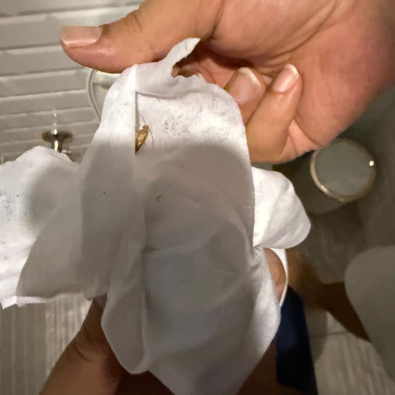 Siparişte Hamamböceği Ve Hijyen Sorunu, Müşteri Hizmetinin Yetersiz Çözümü