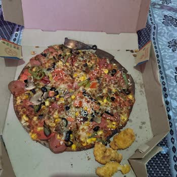 Yanık Pizza Ve Kaba Çalışan Davranışı İçin Tam İade Talebi