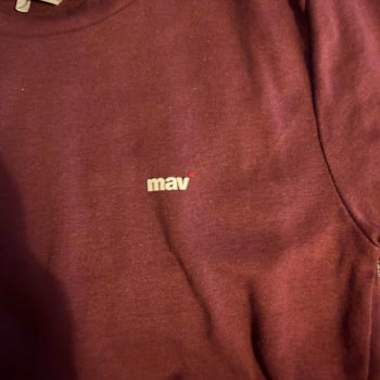 Mavi Crop Tişörtte Logo Silindi, Kalite Sorunu
