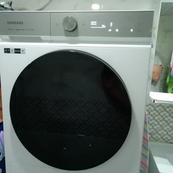 Samsung Kurutma Makinesinde Yalıtım Malzemesi Eridi, Ücretsiz Onarım Talebi