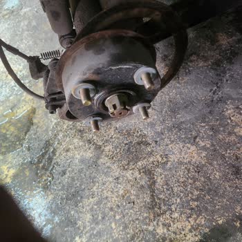 Yeni Araçta Fren Ve Aks Arızası, Servis Ve Bayi Tarafından Görmezden Gelindi