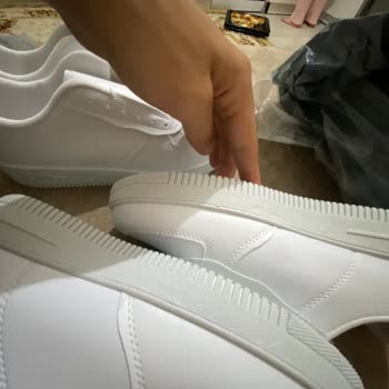 Kampanyadaki Adidas Ayakkabı Yerine Kalitesiz Nike Benzeri Ürün Gönderildi Ve İade Bekleniyor