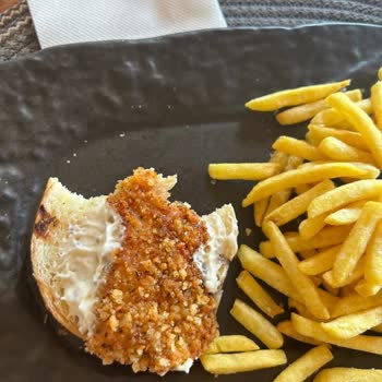 Fil In Beach’te Aşırı Fiyatlı Ve Kalitesiz Yemekler, Şeffaf Olmayan Menü Ve Kötü Personel