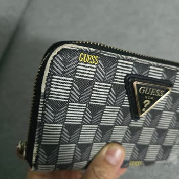 Guess Cüzdanında Hızlı Soyulma, Kalite Sorunu Ve Değişim Talebi