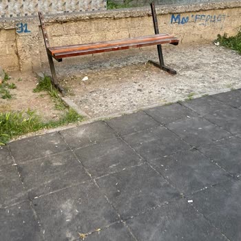 Mevlana Mahallesi Çocuk Parkı Kirli, Bakımsız Ve Güvensiz