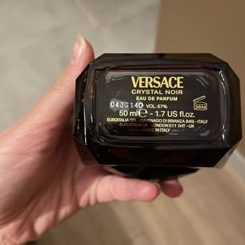 Versace Crystal Noir Parfümü Kısa Sürede Kokusunu Kaybediyor