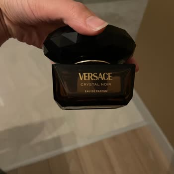 Versace Crystal Noir Parfümü Kısa Sürede Kokusunu Kaybediyor
