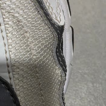 Nike Ayakkabısının Yan Açılması Ve Değişim Talebi