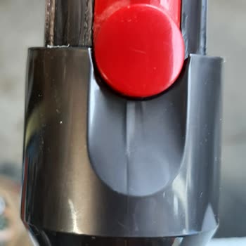 Dyson V12 Üst Boru Bağlantısının Kısa Sürede Kırılması Ve Ücretsiz Değişim Talebi