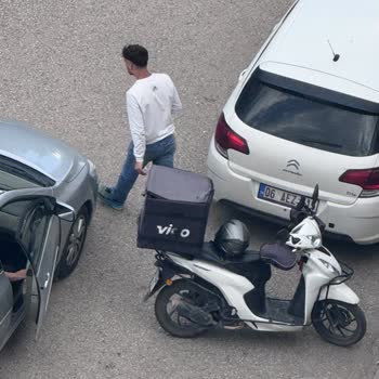 Kurye Siparişi Yiyerek Teslim Etmedi, Ücret İadesi Ve Disiplin İstiyorum