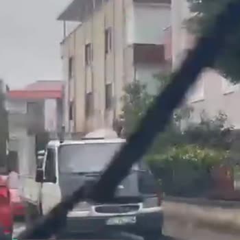 Silbak Silecek Takımı Sesli Ve Cama Zarar Verecek Gibi Çalışıyor