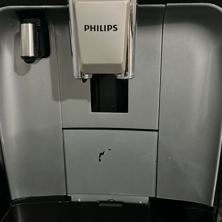 Philips Kahve Makinesi Dış Gövdesi Kısa Sürede Soyuldu, Garanti Reddi