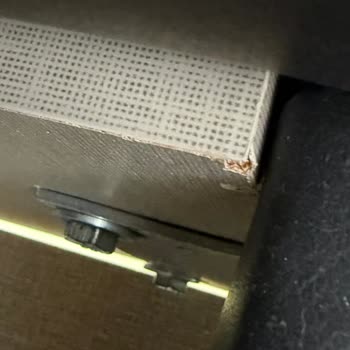 Enza Home Baza Kurulumunda Eksik Parçalar Ve Boşluklu Montaj