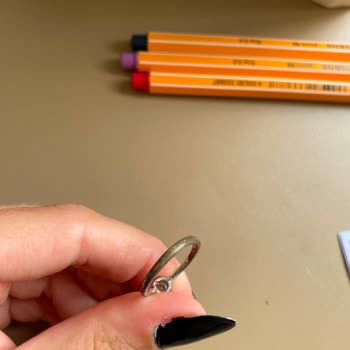 Capitol Swarovski Mağazasında Yanlış Yönlendirme Sonucu Kararan Tek Taş Yüzük
