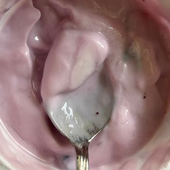 Sek Markasının Quark Peyniri İçinde Küf Tespiti Ve Güven Sorunu