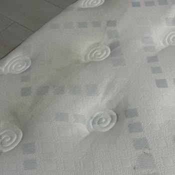 Kırık Ve Deforme Mobilyalar İçin Uzun Süreli Mağduriyet Ve Cevapsız Çağrılar