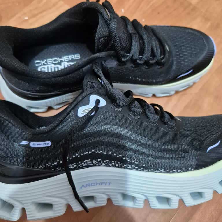 Skechers Arch Fit Ayakkabısının Sıkı Yanları Ağrıya Yol Açıyor