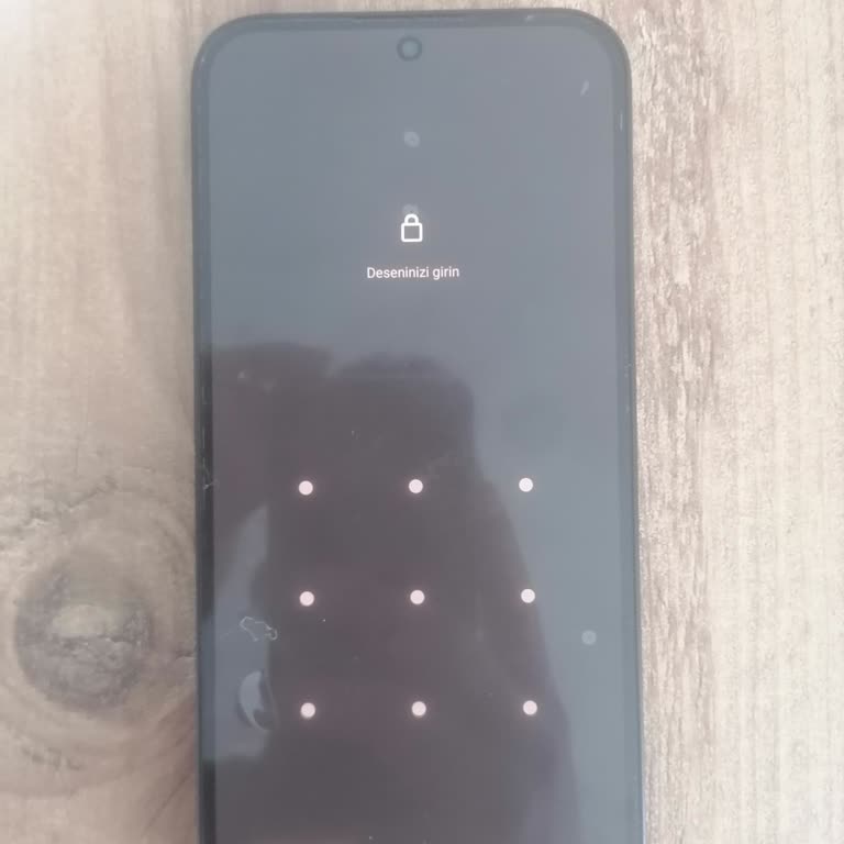 Garanti Servisi Telefonumu İkinci El Anakartla Ve Yabancı Ekran Kilidiyle Teslim Etti