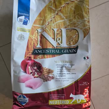 Hepsiburada İlan Edilen 10 Kg Yerine 2 Adet 5 Kg Gelen Sahte Görünen N&D Kedi Maması