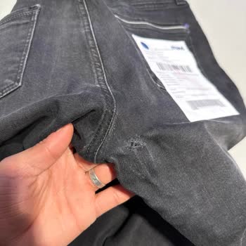 Mavi Kot Pantolonda Renk Solması Ve Yırtılma, Üç Kez Garanti İncelemesine Rağmen Değişim Reddi