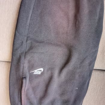 Nike Joggers Üzerindeki Hızlı Renk Solması Ve Güneş Yanığı Nedeniyle Değişim Ve İade Talebi