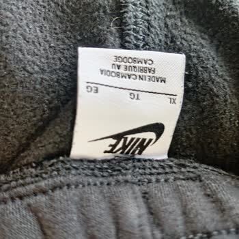 Nike Joggers Üzerindeki Hızlı Renk Solması Ve Güneş Yanığı Nedeniyle Değişim Ve İade Talebi