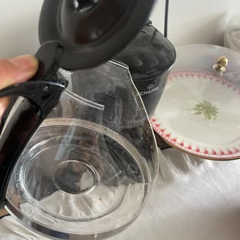 Schafer Filtre Kahve Makinesinde Cam Hazne Aniden Kırıldı, Garanti Kapsamında Yeni Hazne Talebi