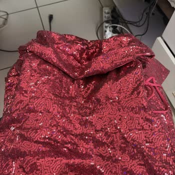 Bressavi'den Aldığım Elbise Görsellerle Uyuşmuyor, Teslimat Gecikti