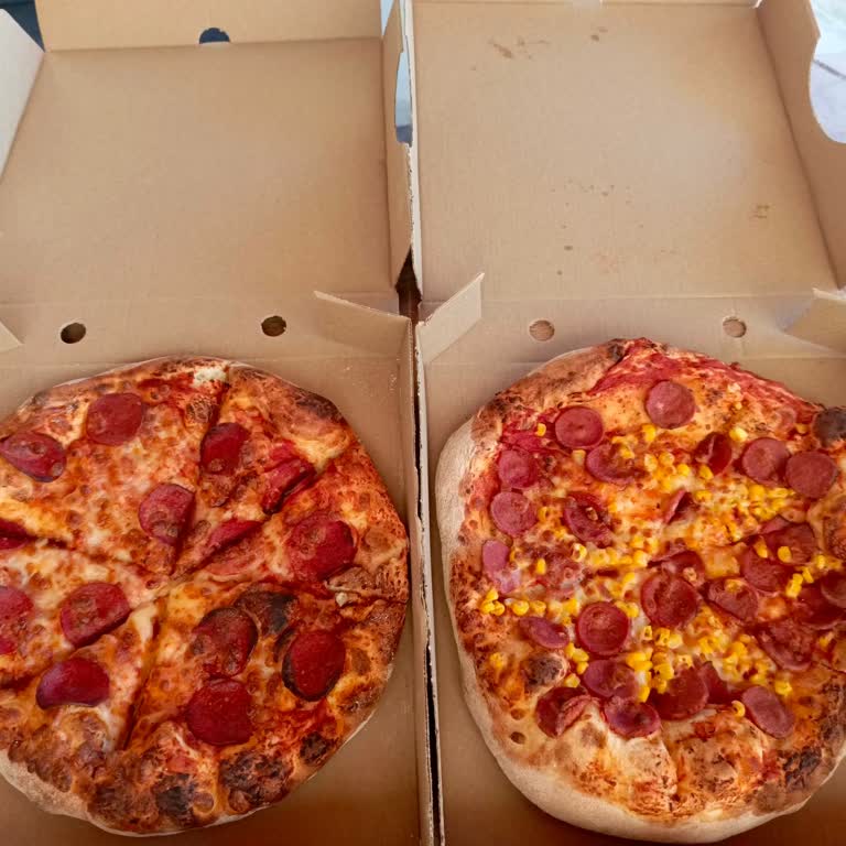 Yanlış Pizza, Kalın Hamur Ve Eksik Acılı Dip Sos İle Telafi Ve İade Talebi