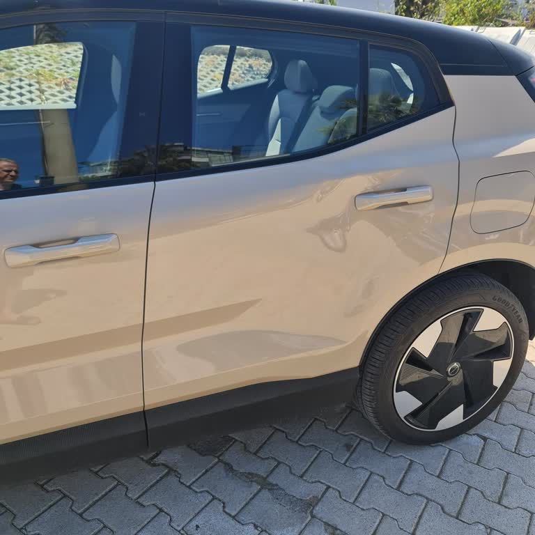 Volvo Yetkili Servisinde Kapı Parçası Stokta Olmadığı İçin Onarım Gecikmesi