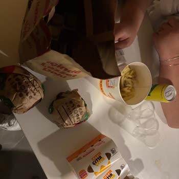 Eksik Hamburger Ve Az Pişmiş Patates İçin Ücret İadesi Talebi