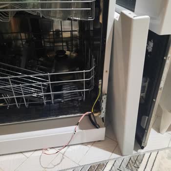 Garanti Kapsamındaki Hoover Servisinin Kırdığı Parça Ve Cevapsız Müşteri Desteği