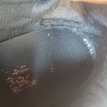 Puma Ayakkabısının Sol Topuk Astarı Yırtıldı, Tabanları Çekildi: Kalite Sorunu